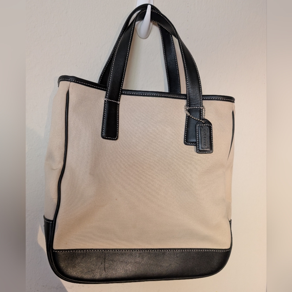 Coach Hampton Canvas and Leather Vintage Tote Bag With Yellow Interior - Picture 2 of 14